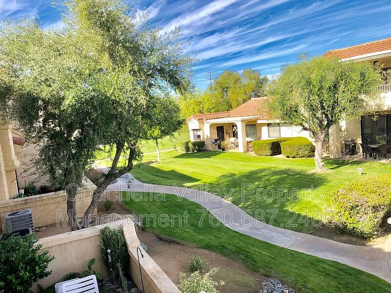 2 bed, 2.0 bath, 1171 sqft, $1,995 — Photo 2