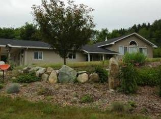 537 W Dietz Rd, Boyne City, MI 49712