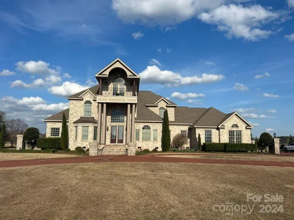 1223 Autumn Lakes Dr, Grimesland, NC 27837