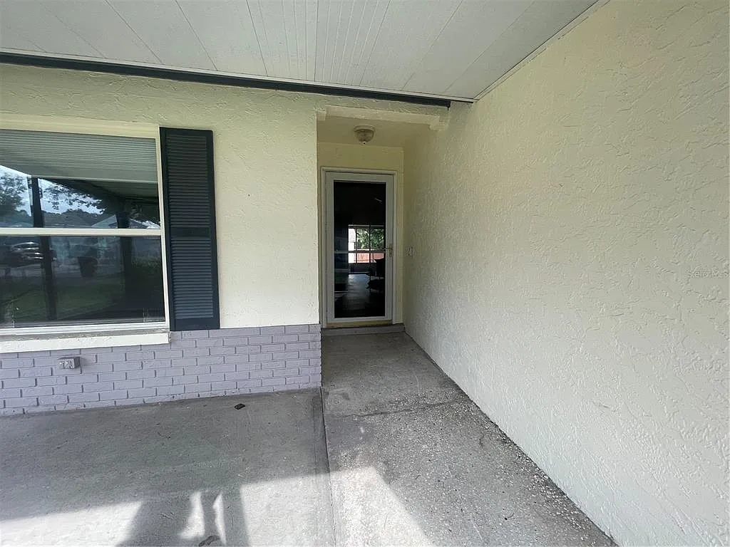 3 bed, 2.0 bath, 1226 sqft, $3,000 — Photo 4