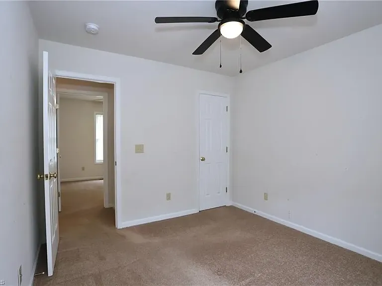 1324 Whitsett St — Photo 4