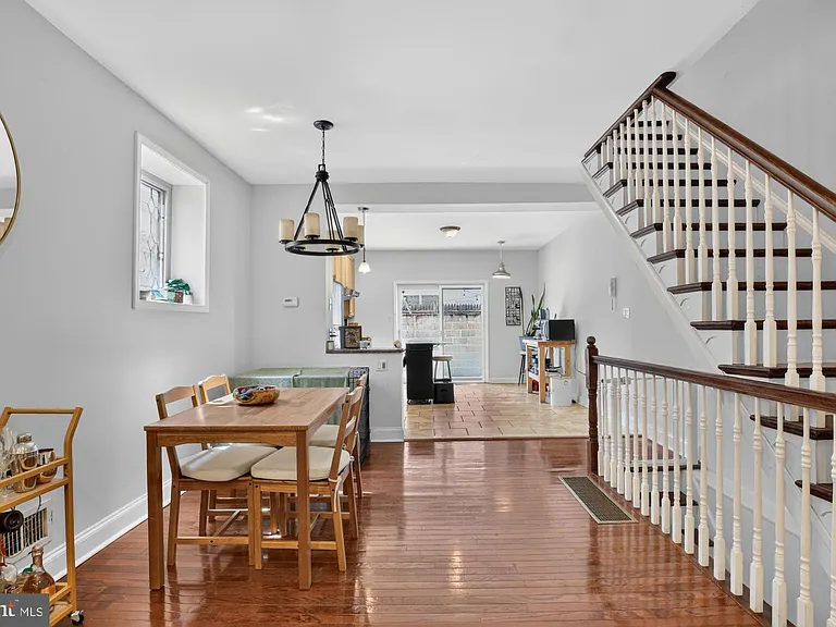 1202 Gerritt St — Photo 4