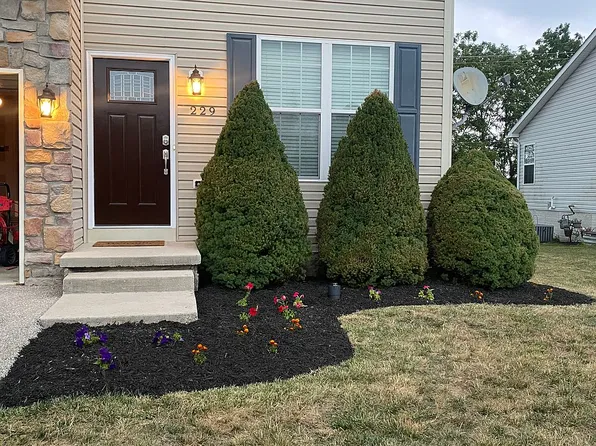 229 Maple Dr, Hanover, PA 17331