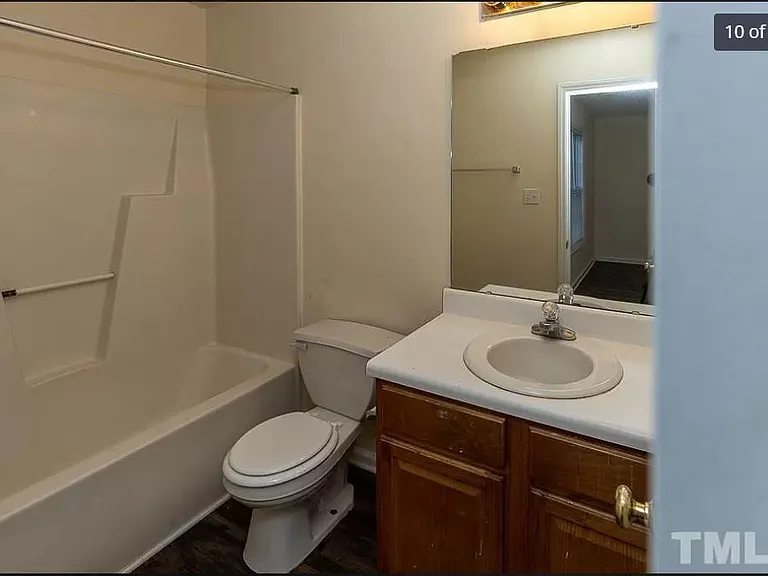 2128 Walnut Bluffs Ln — Photo 11