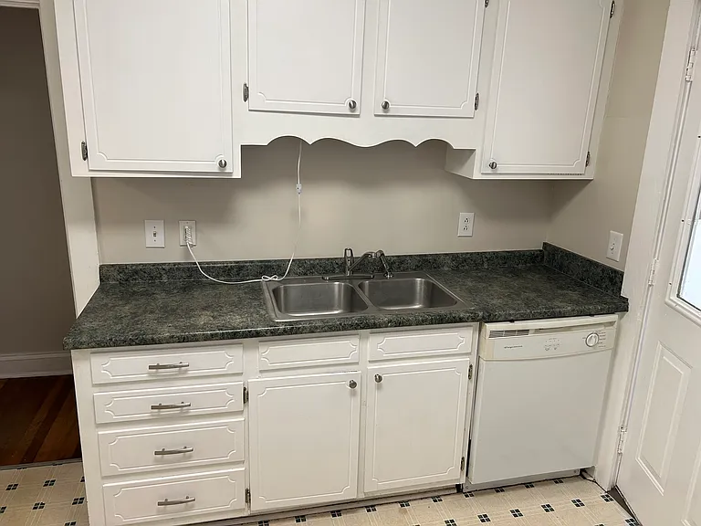 1331 Parkview Cir — Photo 12