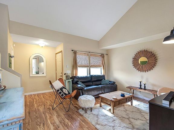 3rd image of 2527 N Richie Place
