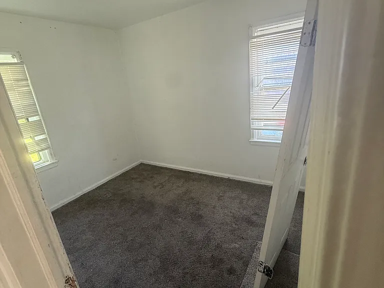 5210 Dupont St — Photo 6