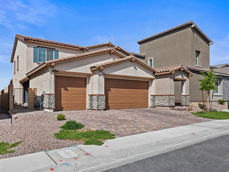3546 Luciana Glen Ave — Photo 2