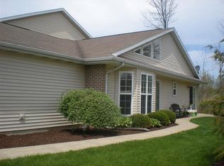 186 Summer Tree Dr, Porter, IN 46304