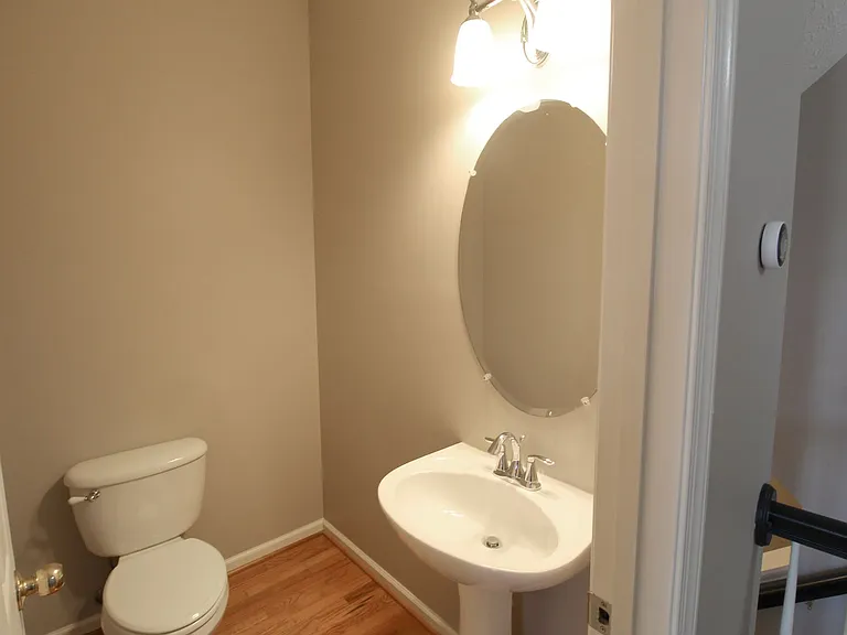 2189 Deyerle Ave — Photo 7