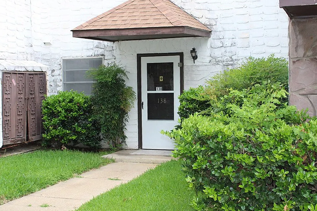 2 bed, 2.5 bath, 1156 sqft, $1,595 — Photo 2