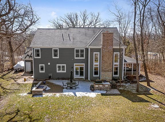 3rd image of 16214 Burr Oak Dr