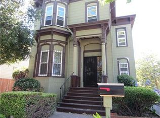 1537 Chestnut St, Oakland, CA 94607