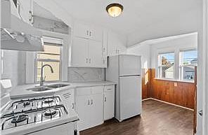 5th image of 3934 Vera Cruz Ave N