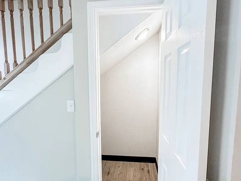 Catalina Apartments — Photo 7