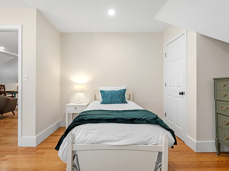 Highland St — Photo 15