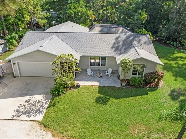25187 Papillion DR, BONITA SPRINGS, FL 34135