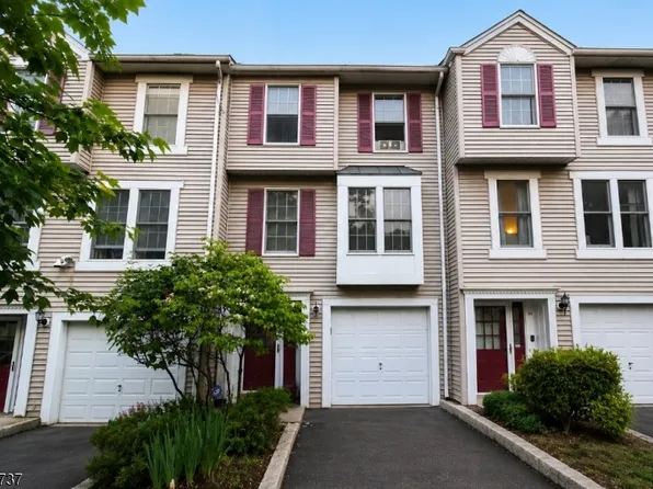 82 Tiffany Blvd, Newark City, NJ 07104