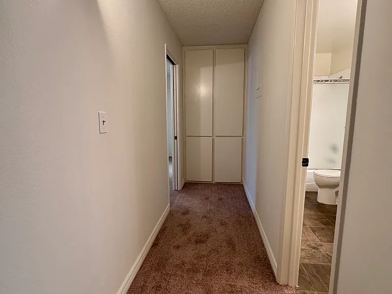 4901 Whitsett Ave #203 — Photo 13