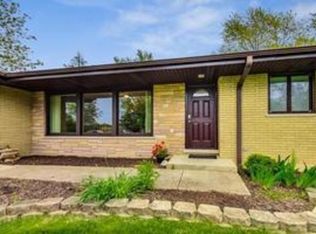 6027 S Lincoln Ave, Lisle, IL 60532