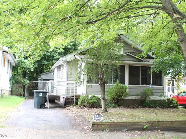 1228 Arnold Ave, Akron, OH 44305