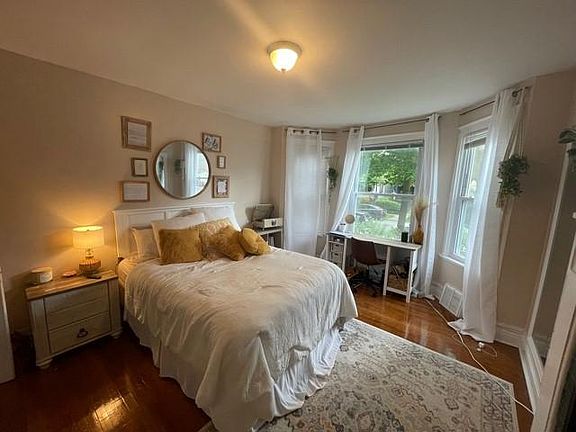 3rd image of 433 Norwood Ave APT 1
