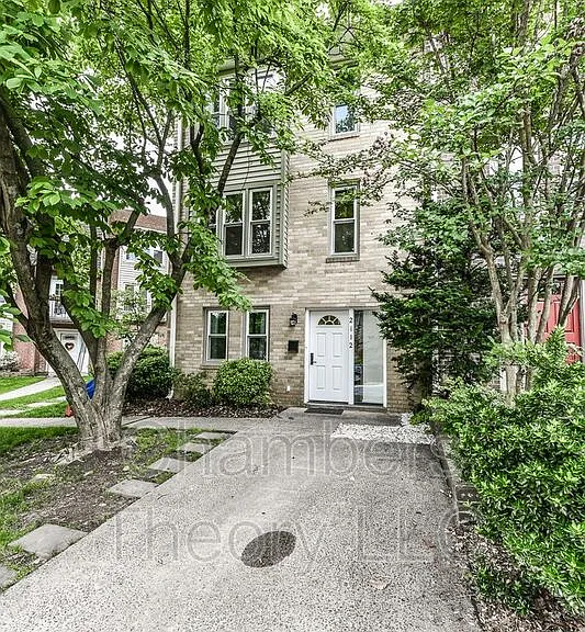 2112 Military Rd — Photo 1