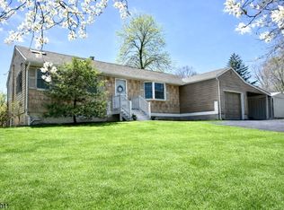 12 Crestwood Dr, Madison Boro, NJ 07940