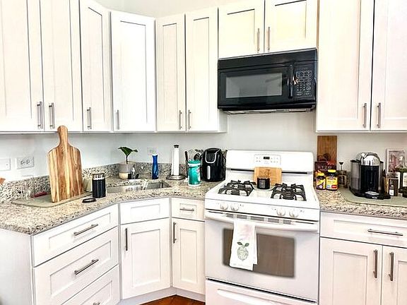3rd image of 1428 W Cullerton St #3E