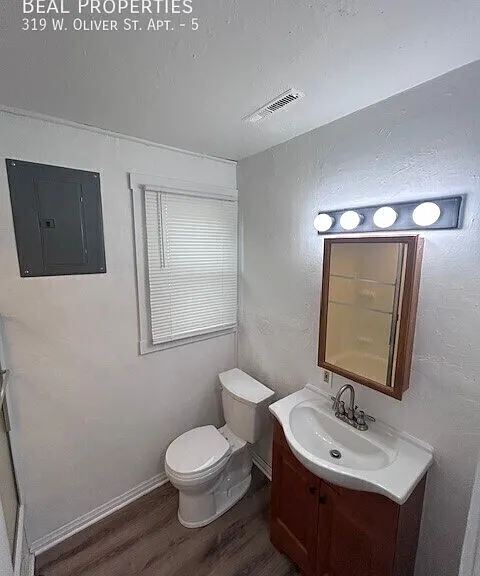 319 W Oliver St #5 — Photo 4