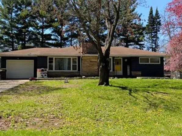 2358 Chelsea Ave, Freeport, IL 61032