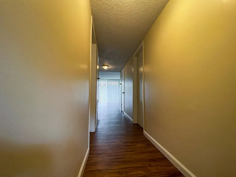 Sleepy Hollow Apartments — Photo 17