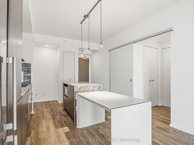 1 Bloor St E #3211 — Photo 5