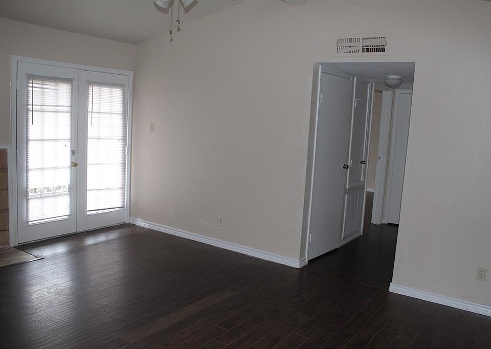 1st image of 12500 Sandpiper Dr APT 202
