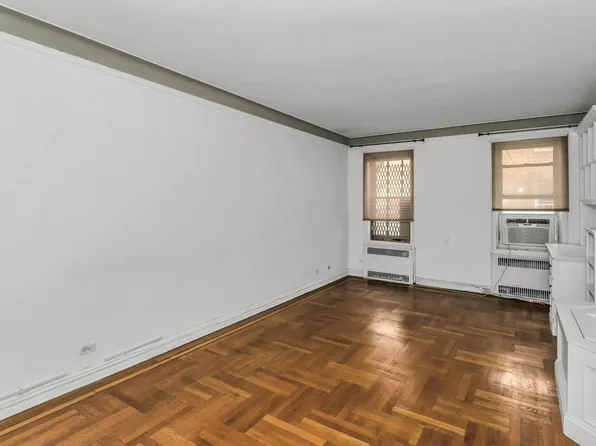 111-39 76th Road image 5 of 16