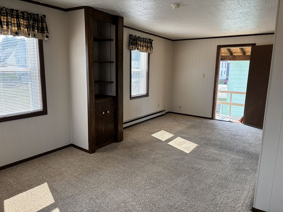 1st image of 25 John St APT 2