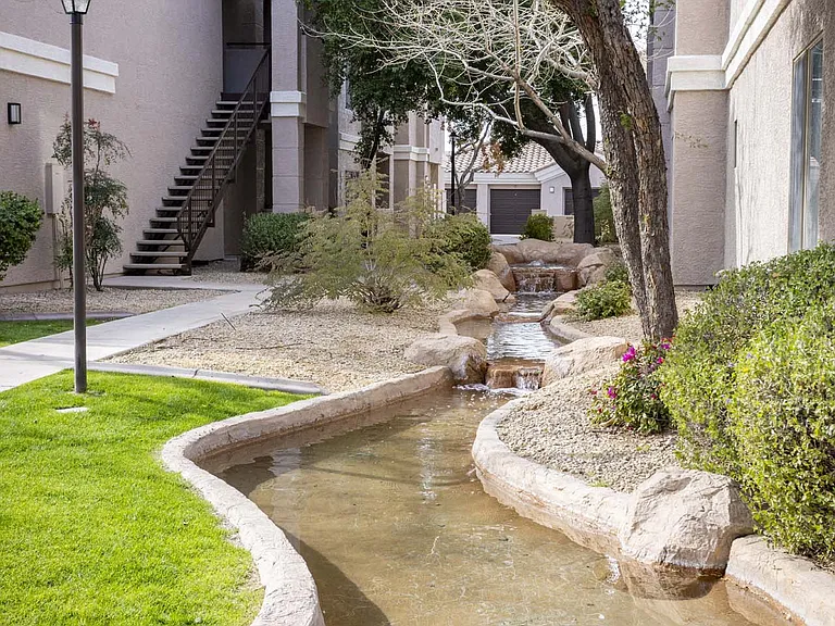 Vintage at Scottsdale — Photo 31