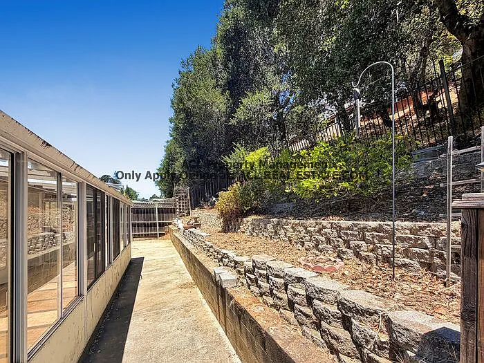 18372 Joseph Dr — Photo 11