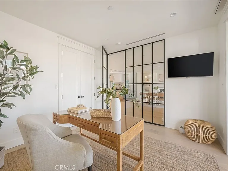 153 Granada Ave — Photo 7