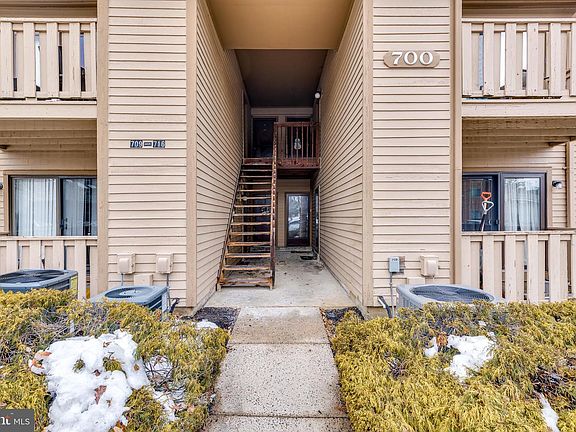 2nd image of 716 Woodhollow Dr
