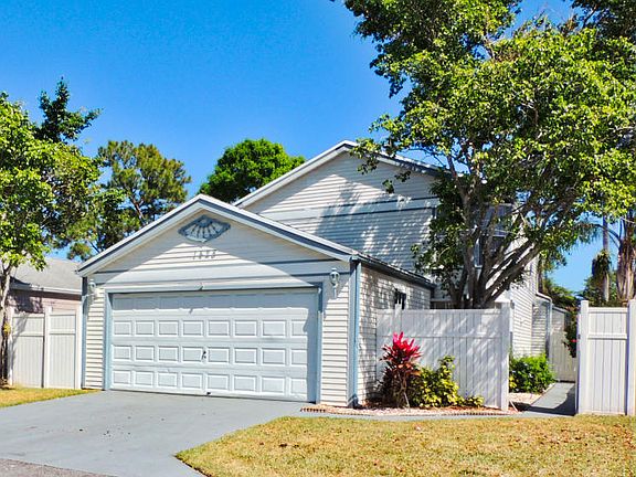 2nd image of 1428 Blue Clover Ln