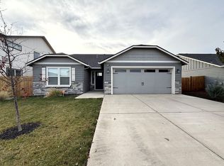 3483 NW 9th St, Redmond, OR 97756