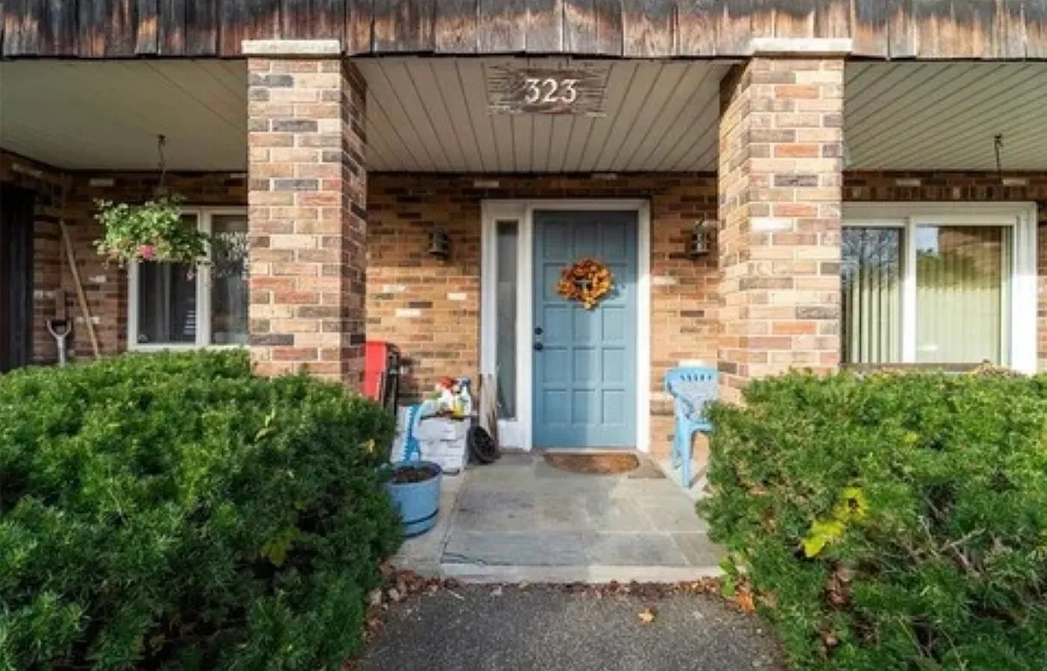 2 bed, 1000 sqft, $1,300 — Photo 1