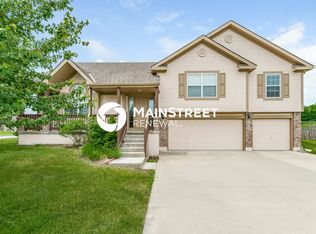 1606 Fairway Ct, Pleasant Hill, MO 64080
