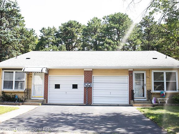 3rd image of 25 Yorktowne Parkway #B