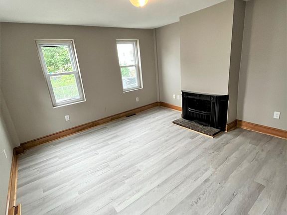 4th image of 25 Thayer Pl