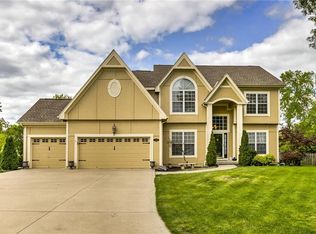 5920 NE Pearl Cir, Lees Summit, MO 64064