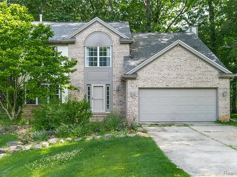 1250 Walloon Way — Photo 1