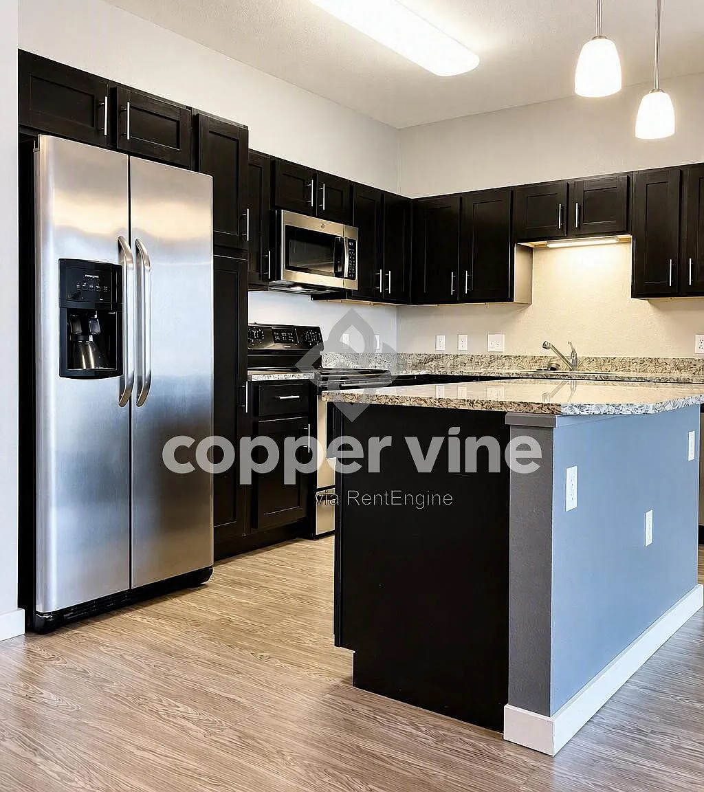 2 bed, 2.0 bath, 1052 sqft, $2,045 — Photo 2