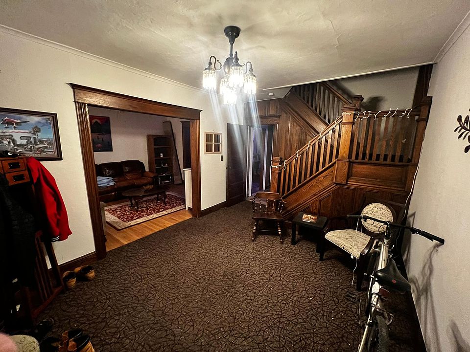 Foyer (Photo taken from front door).